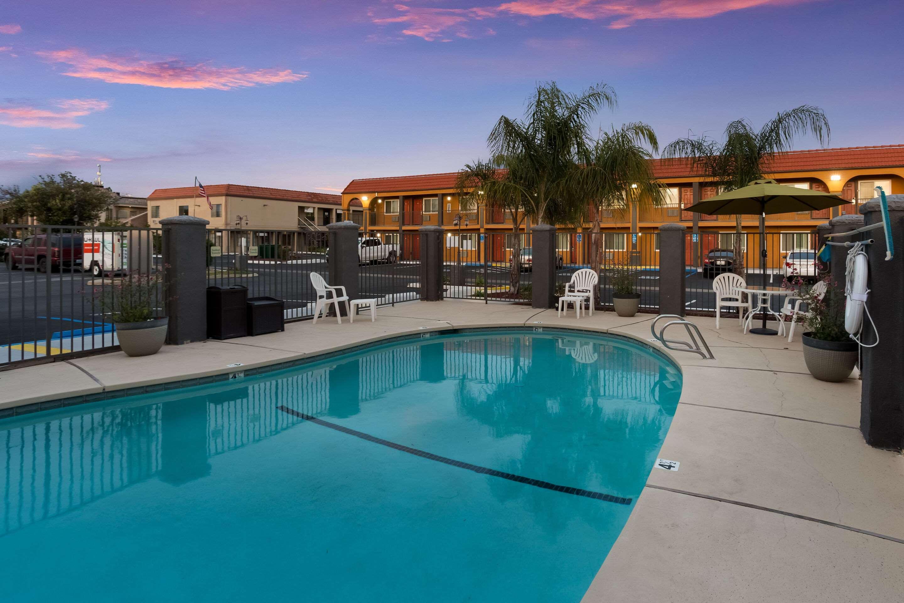 Quality Inn Redding Near I-5 Dış mekan fotoğraf