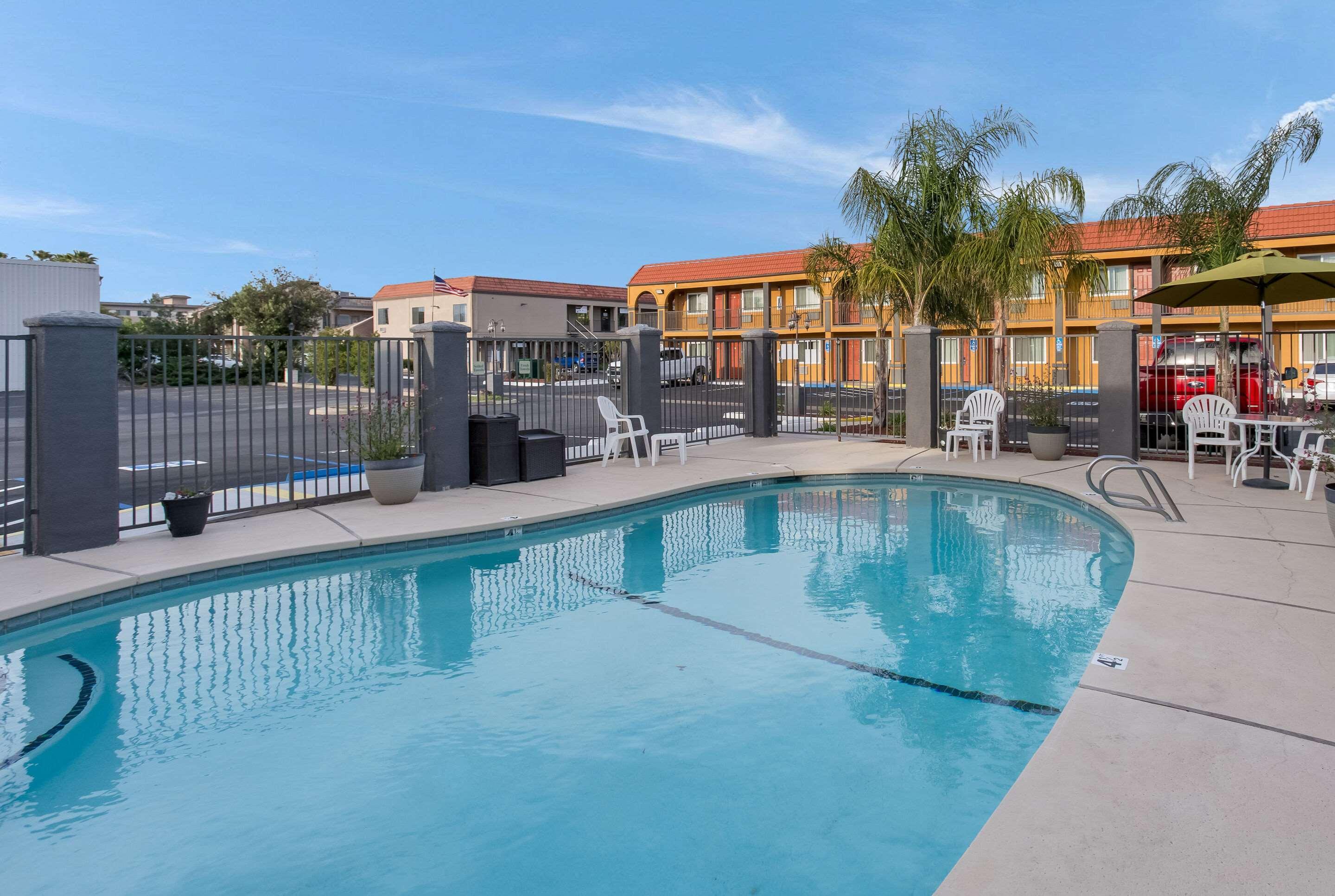 Quality Inn Redding Near I-5 Dış mekan fotoğraf