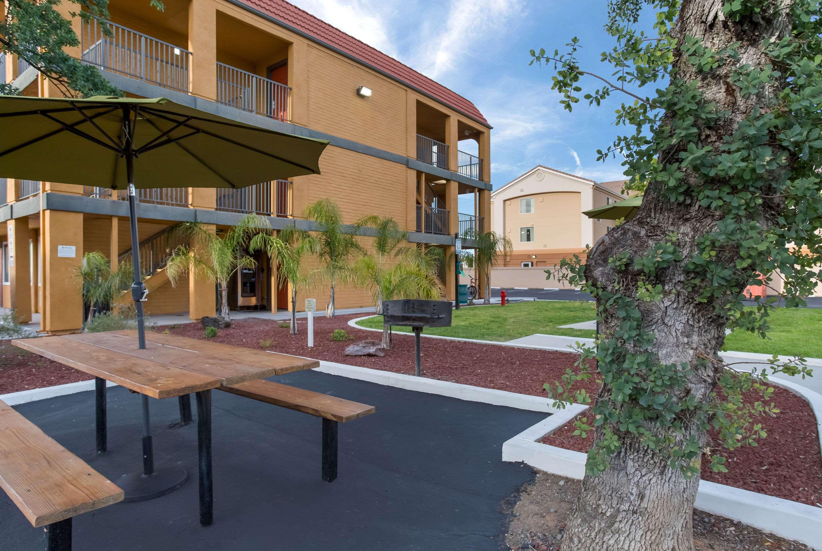 Quality Inn Redding Near I-5 Dış mekan fotoğraf
