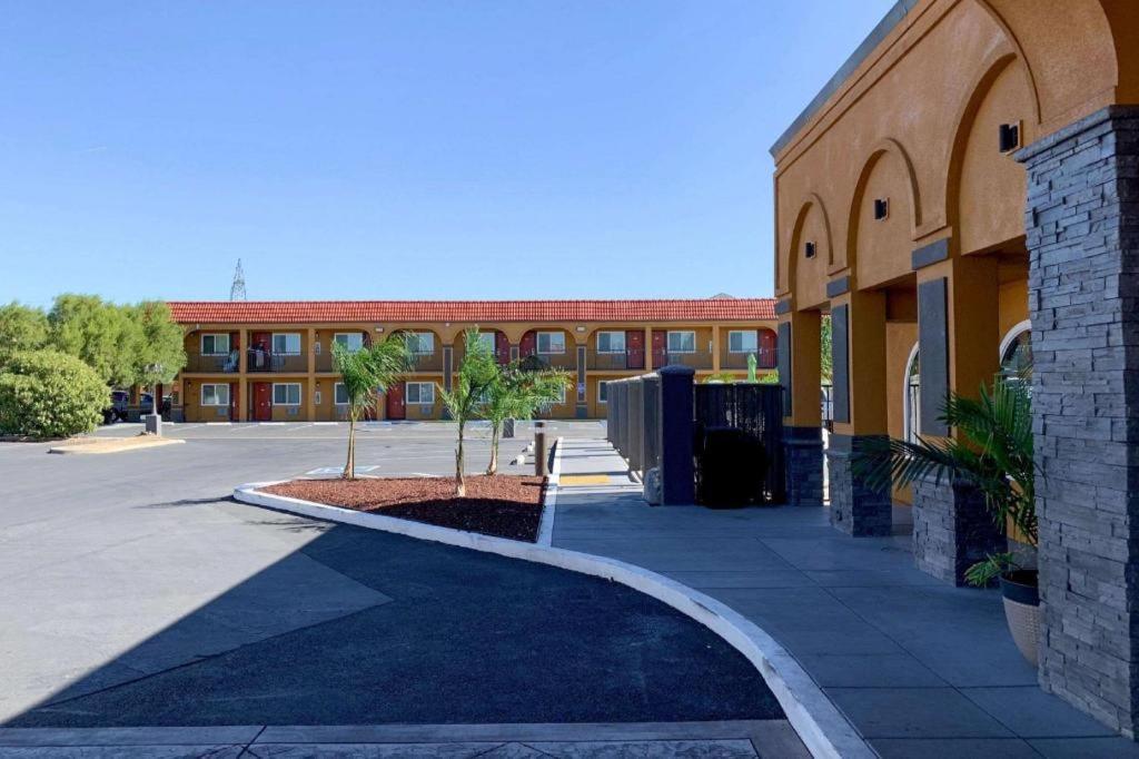 Quality Inn Redding Near I-5 Dış mekan fotoğraf