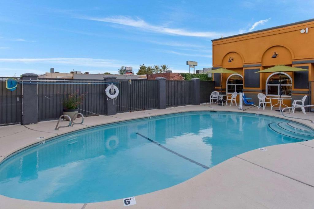Quality Inn Redding Near I-5 Dış mekan fotoğraf